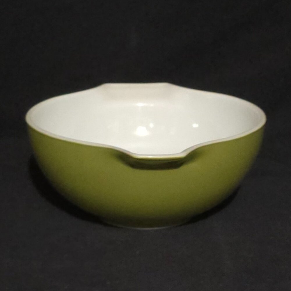Pyrex Primary Color Green Mixing Bowl 1945-49 #443 2 1/2QT